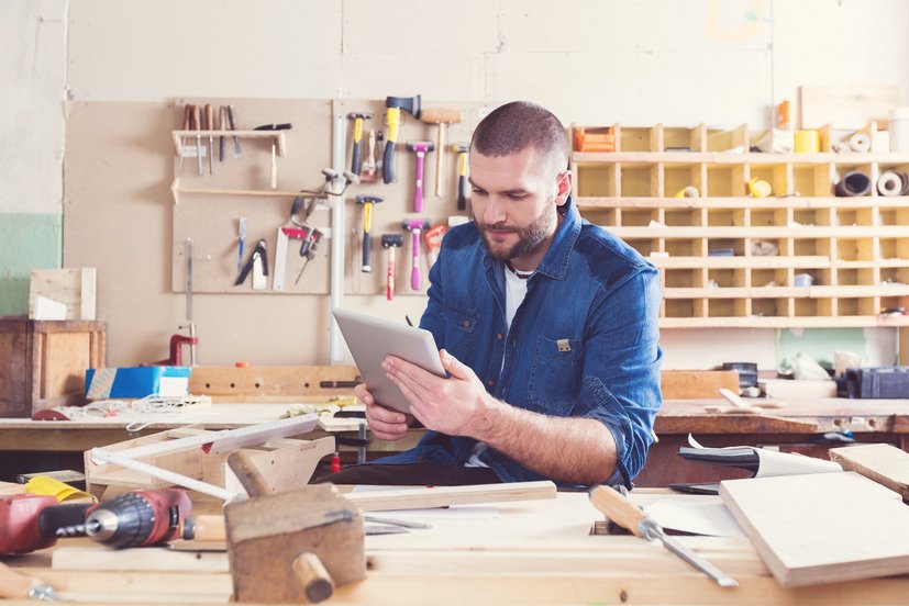 Is it time for business owners to replace the desktop computer?