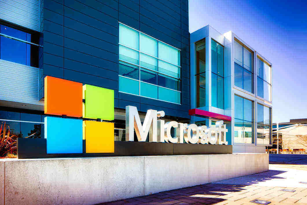 Office 365 should never be compared to Dropbox, Google Apps or Amazon