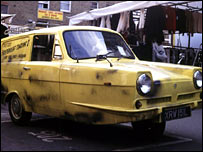 _40980546_robinreliant203.jpg